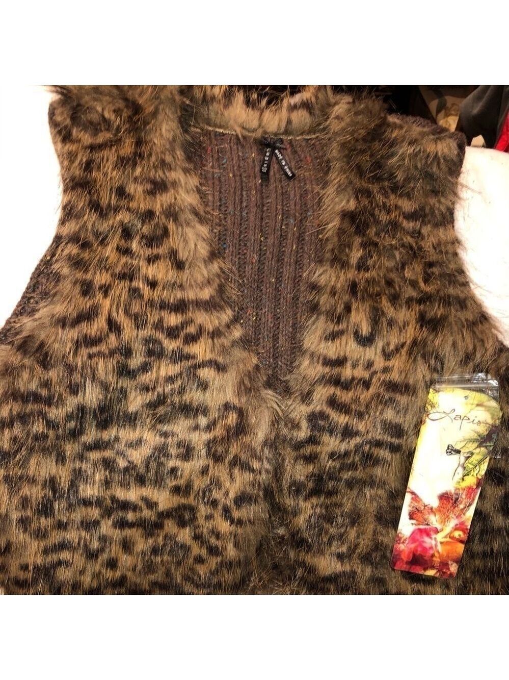 𝅺NWT Girls Medium Lapis Faux Fur Vest